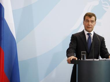 Медведев предупреди Запада, че ядрената заплаха не е блъф