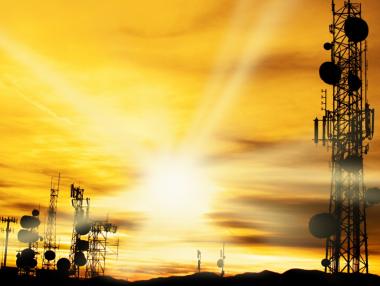 Ще замлъкнат ли телефоните? Европа се готви за спиране на мобилни мрежи