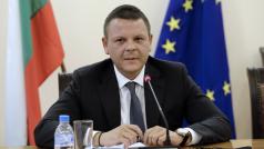 Служебният транспортен министър Христо Алексиев настоява планираното увеличение на таксите