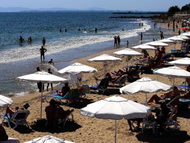 Чуждите туристи се завръщат, но секторът остава със старите проблеми