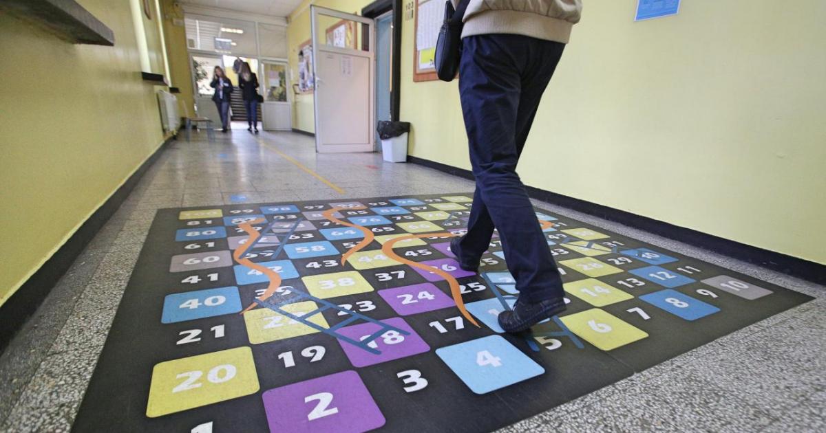 25.58% е избирателната активност към 16 часа, съобщиха официално Централната