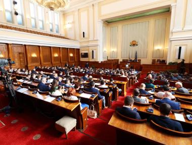 7 партии в НС: Кой колко мандата взима и ще има ли правителство?