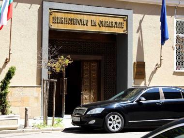 Държавната администрация ще продължи да купува руски горива