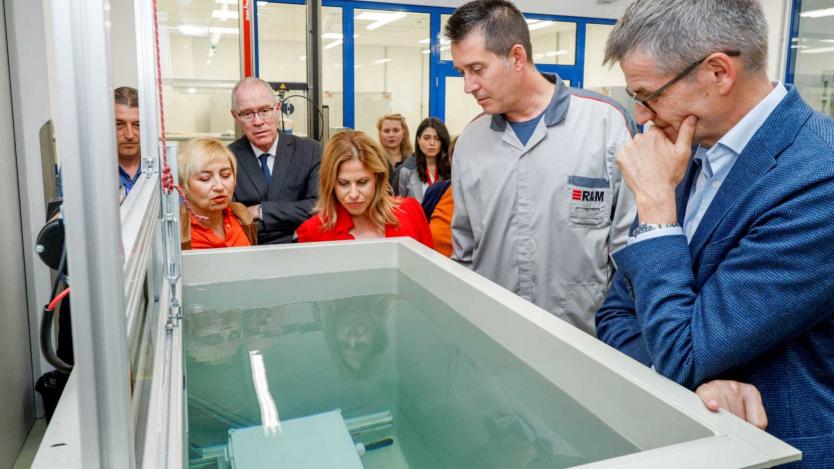 Швейцарската Reichle & De-Massari откри лаборатория за над 1 млн. лв. в София