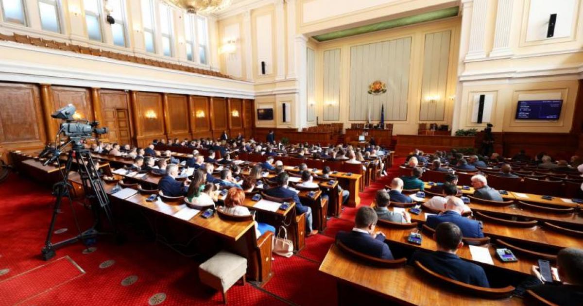 Централната избирателна комисия обяви имената на 240-те народни представители в