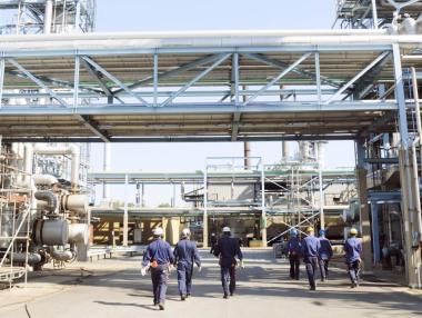 Скъпата енергия „гони“ германските компании в чужбина