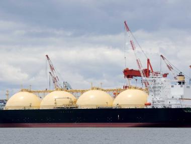 Две гръцки компании ще доставят втечнен газ на България през ноември