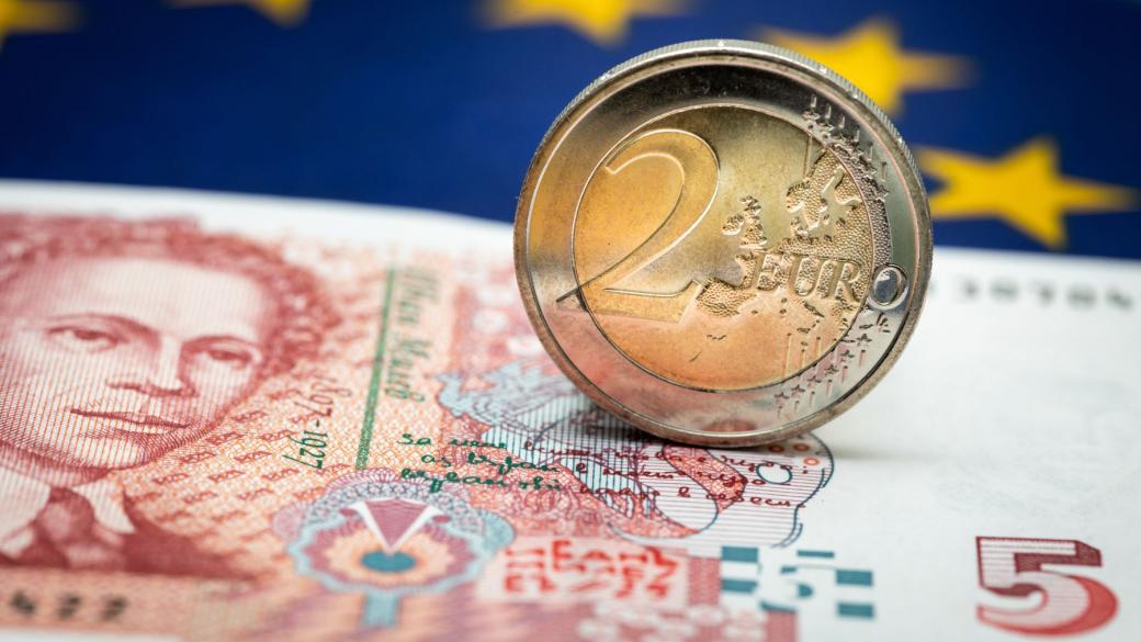 Влизането на България в еврозоната се отлага с поне две години