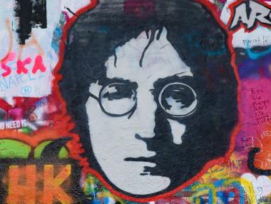 Убиецът на Джон Ленън – защо избира него, а не Елизабет Тейлър