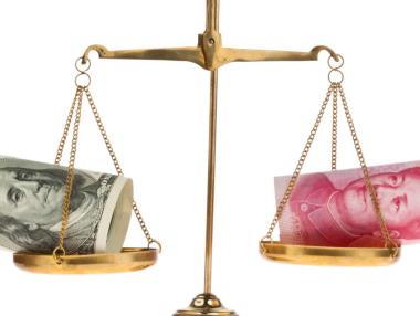 Китайските държавни банки се втурнаха да купуват долари