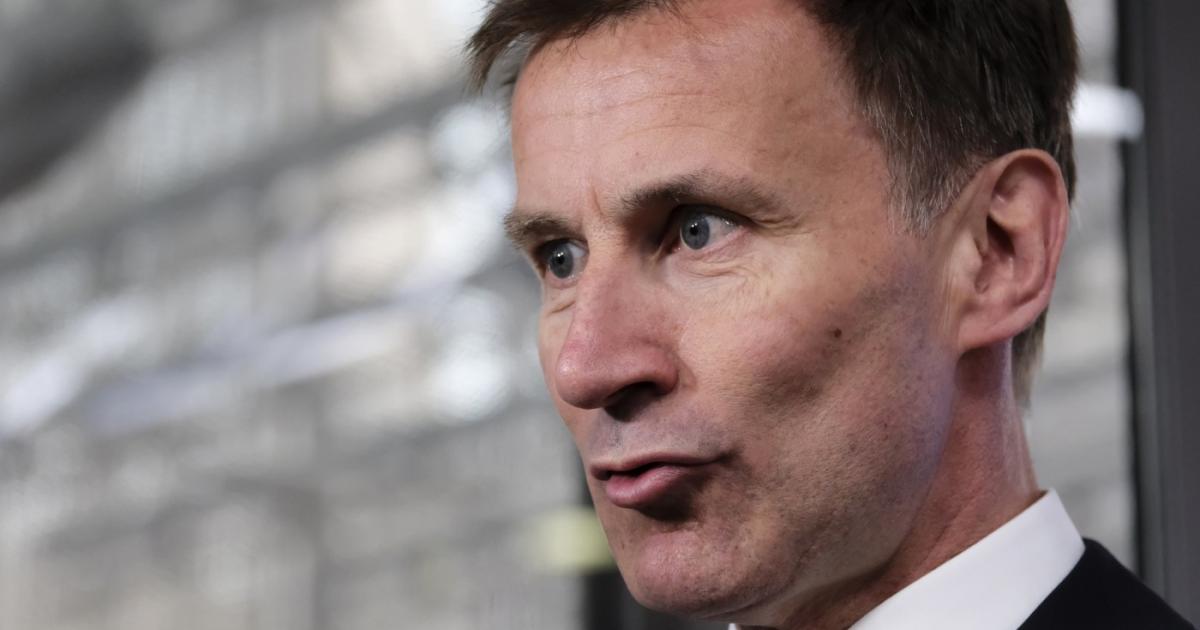 Британските държавни облигации, валутата и акциите на местните компании се