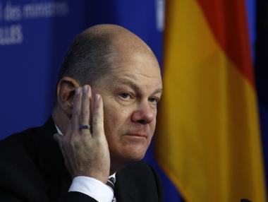 Шолц нареди атомните централи да продължат работа