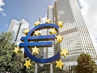 ЕЦБ трябва да действа с още едно голямо увеличение на лихвите