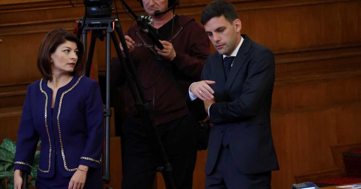 Шест часа не бяха достатъчни на новите народни представители да