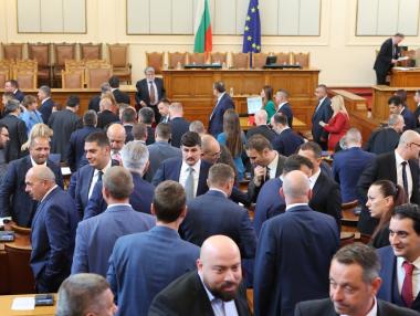 Депутатите пак се провалиха в избора на председател на НС