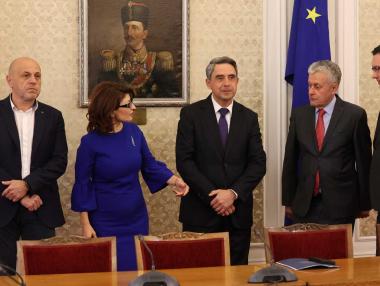 Преговорите за кабинет започнаха – „позитивен реализъм“ въпреки три отказа