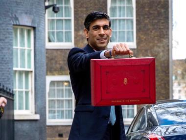 По-богат от краля: Кой е новият почти най-млад британски премиер