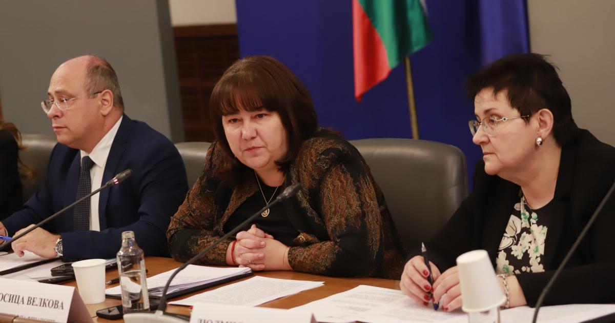 Бюджет 2023 Бюджет и финансиМинимална заплата от 850 лв. ще