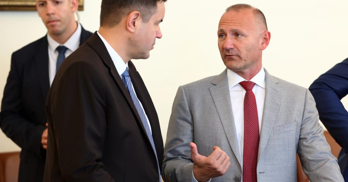 С приемането на шестия пакет санкции България получи дерогация и