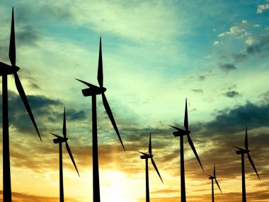 САЩ и ОАЕ отключват инвестиции за 100 млрд. долара в чиста енергия