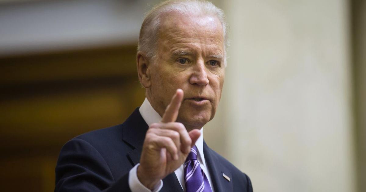 Илон Мъск е купил социалната медийна платформа Twitter, която бълва