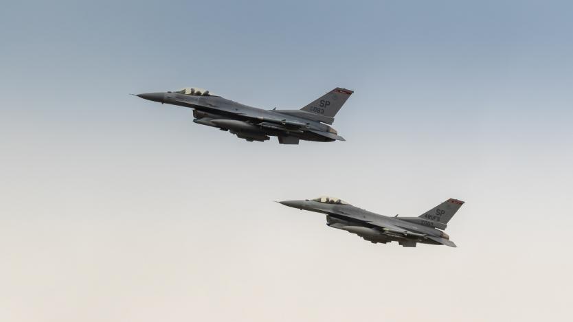 Румъния купи 32 самолета F-16 „втора ръка“ за €388 млн.