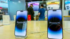 Apple Inc предупреди че очаква още по свити доставки на премиум