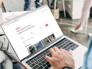 Еврокомисията предлага „мека“ регулация на Airbnb