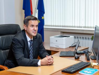 Чуждите инвеститори вече не търсят само ниски заплати в България