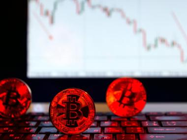 Изненадващото поглъщане на FTX от Binance удави криптовалутите в червено