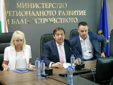 Омагьосан кръг от изтекли договори: АПИ има проблем с маркировката