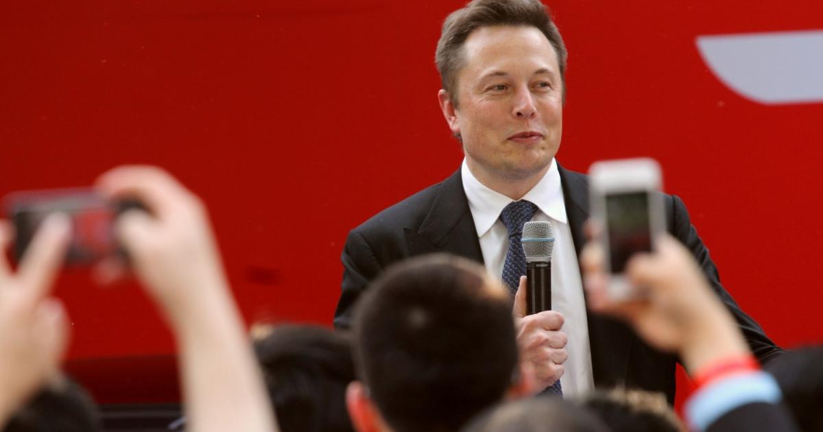 Новият собственик на Twitter каза на рекламодателите в сряда, че