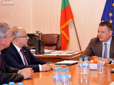 България и Турция се захващат с чакането на влаковете по границата