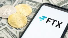 Регулаторите замразиха някои активи на финансово затруднената криптоборса FTX а