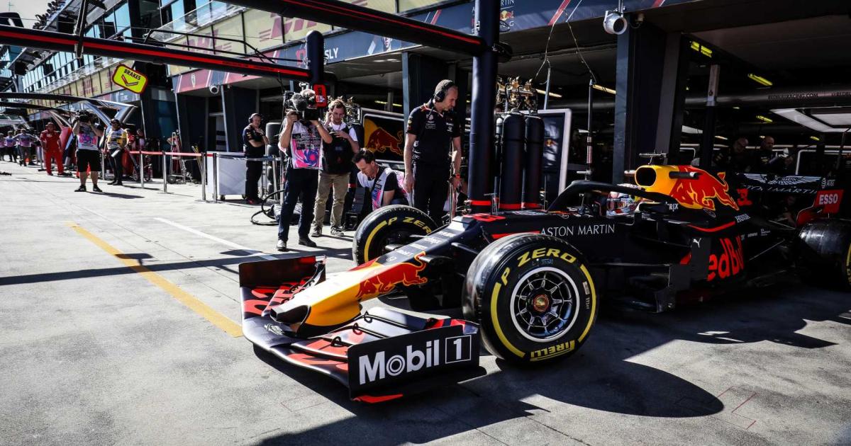 Освен че притежава половината от най-голямата компания за енергийни напитки