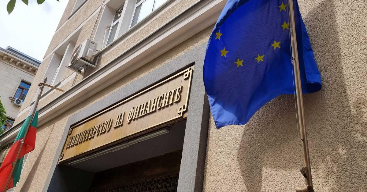 След около два месеца Чехия и Словакия окончателно ще излязат