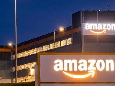 Amazon съкращава невиждан брой хора след загубата на $1 трлн.