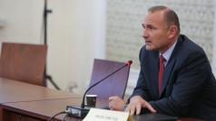 Служебният кабинет на президента Румен Радев обмисля да се откаже