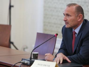 Служебният кабинет зачерква мегапроекта за батерии на Асен Василев