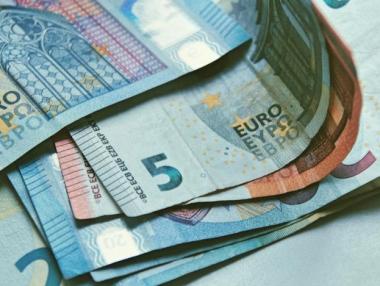 Вечерни новини: Историческо изтегляне на пари; Шенген се отдалечава