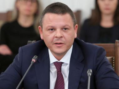 Отстъпката за горивата ще продължи до края на годината