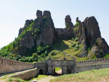 Мъск сравни Белоградчишките скали с фентъзи видео игра