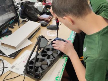 14 000 гимназисти ще се обучават в реална работна среда