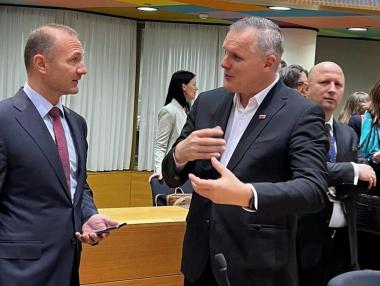 Енергийният министър подкрепя динамичен таван на цената на природния газ