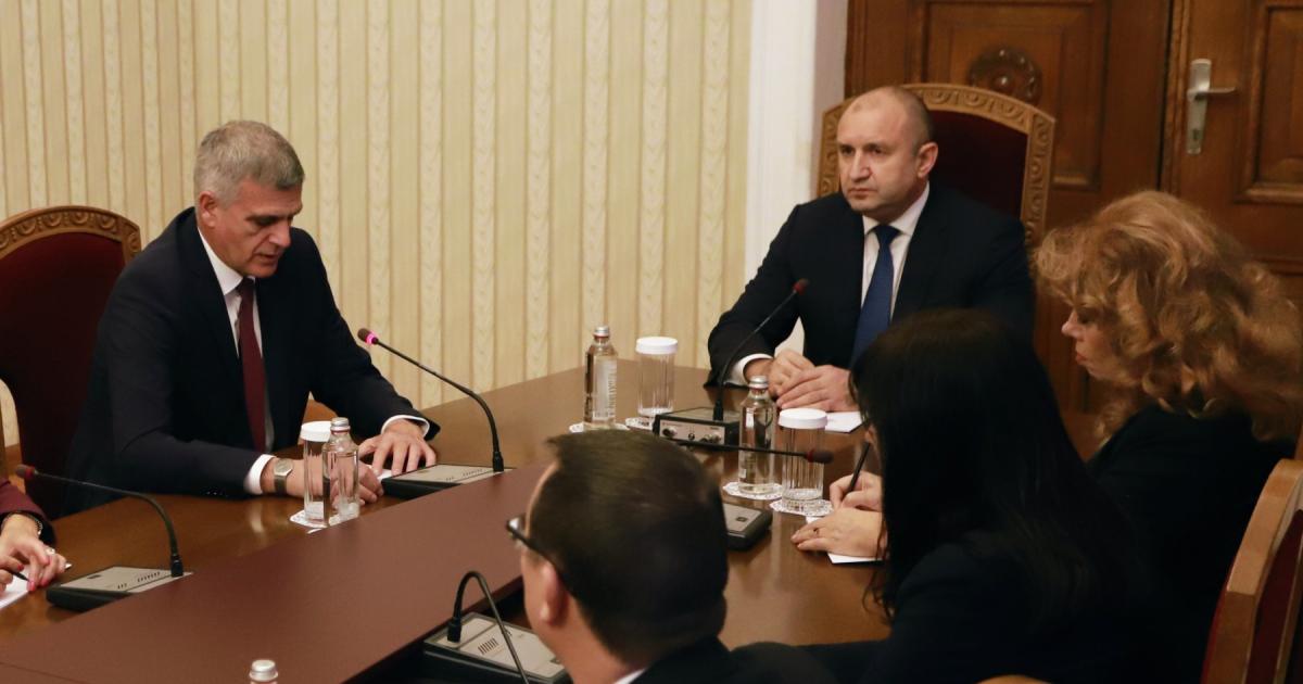 Президентът Румен Радев порица депутатите, че се занимават с промени