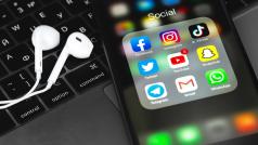 Илон Мъск обвини Apple Inc че заплашва да махне Twitter