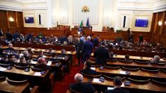 Удължаването на бюджета мина първото сито но трудното тепърва предстоиДепутатите