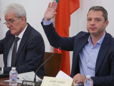 На първо четене: Енергийната комисия забрани на „Лукойл“ да изнася горива