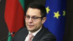 Служебният министър на иновациите и растежа Александър Пулев уволни двама