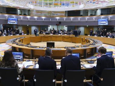 ЕС се споразумя за ценовия таван на руския петрол